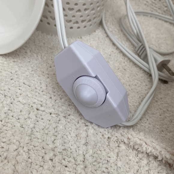 💜 5/$30 Sale: Heart Detailed Wax Melter 1/2 - Picture 4 of 6